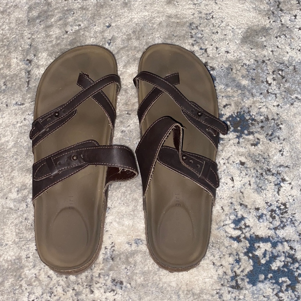 Women’s sandals